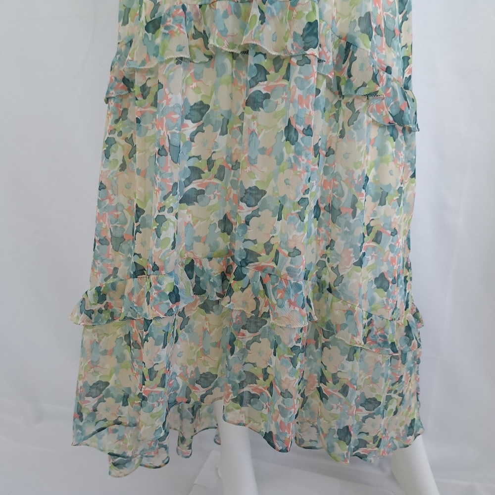 Chelsea & Violet Floral Tiered Maxi Dress in Light Blue and Cream - Picture 4 of 13